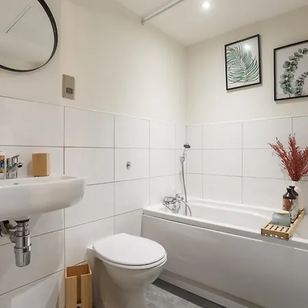 Beautiful 2 Bed With Balcony Apartment Bradford  Exterior photo