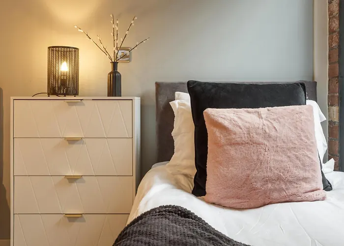 Beautiful 2 Bed With Balcony