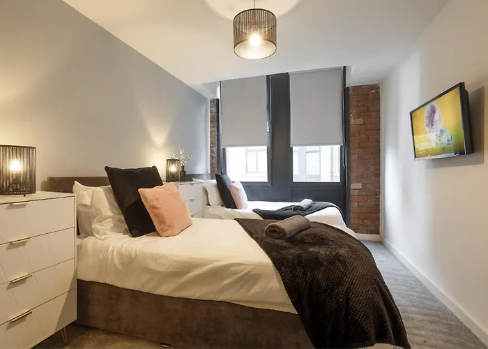 Beautiful 2 Bed With Balcony