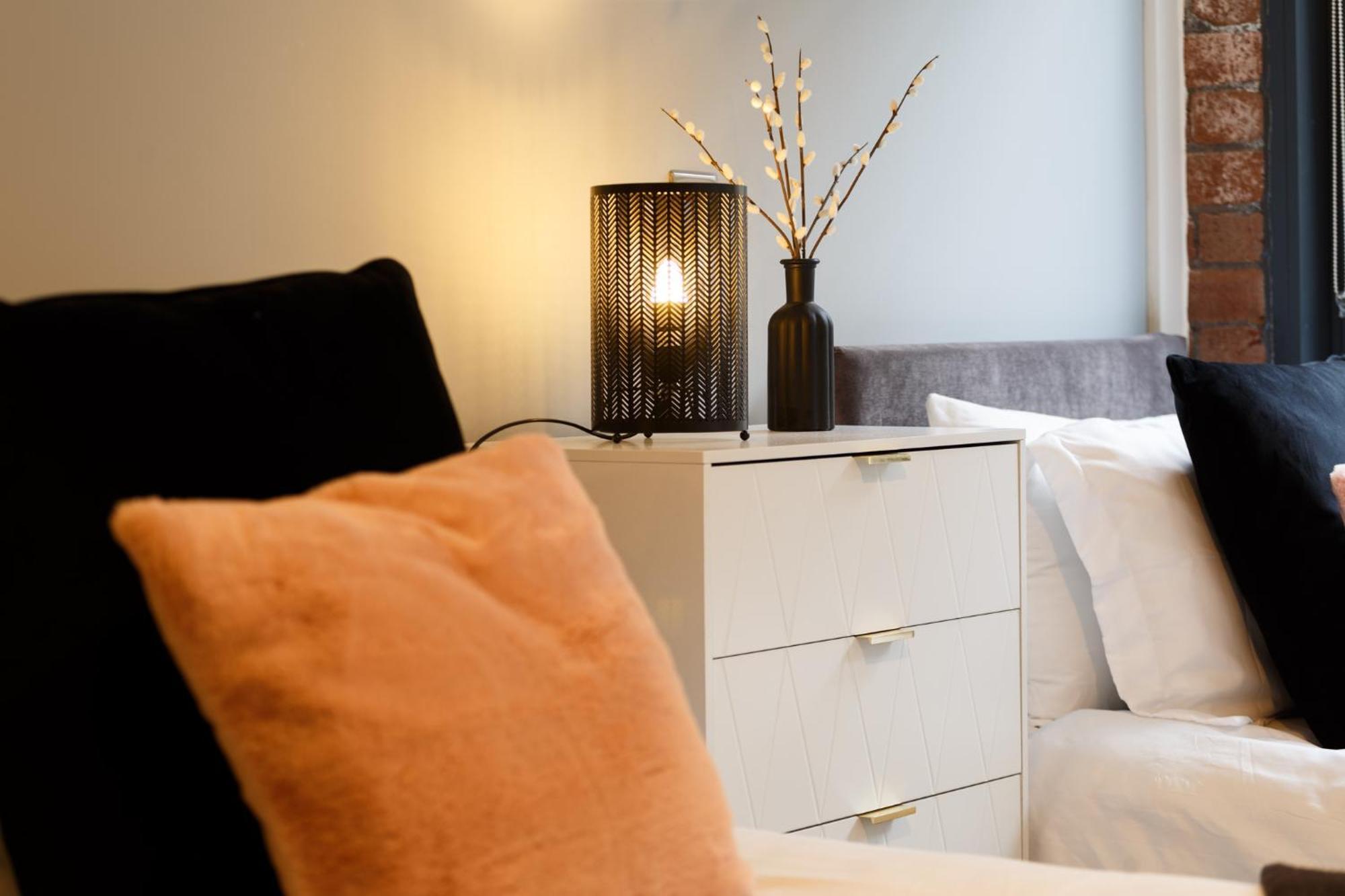 Appartement Beautiful 2 Bed With Balcony *
